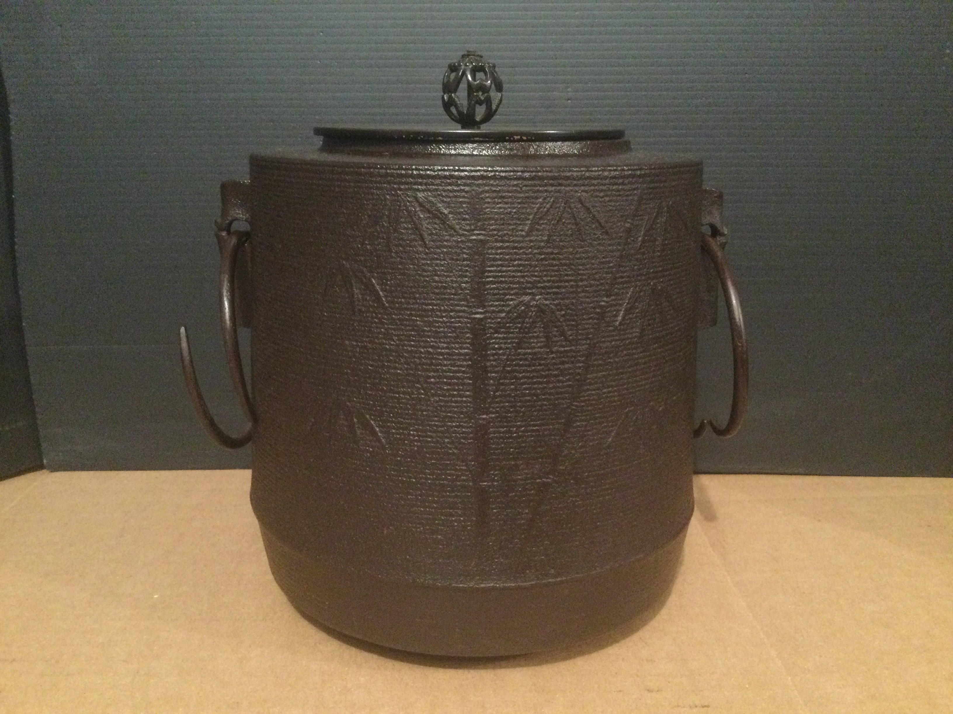 Tea ceremony cast kettle 